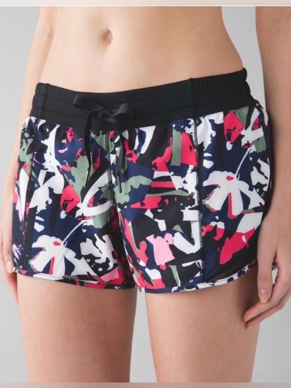 Lululemon Floral Speed Short Lined Size 4 Drawstring Running Gym Activewear